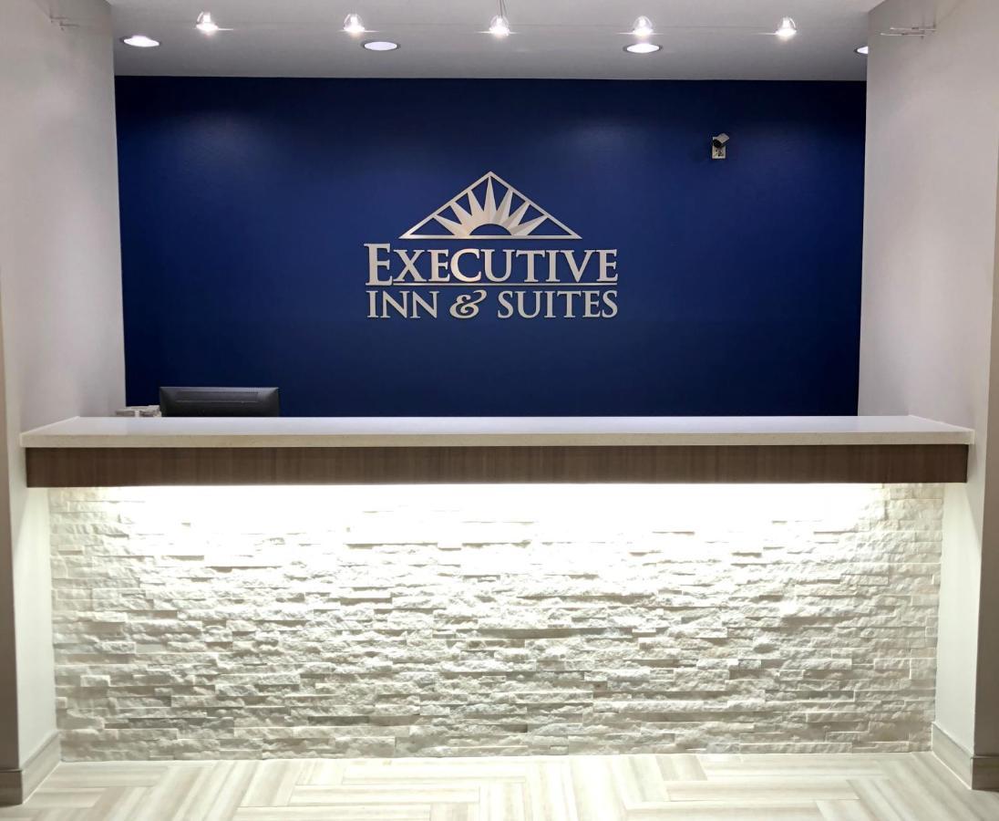 Executive Inn And Suites Joaquin Exterior foto