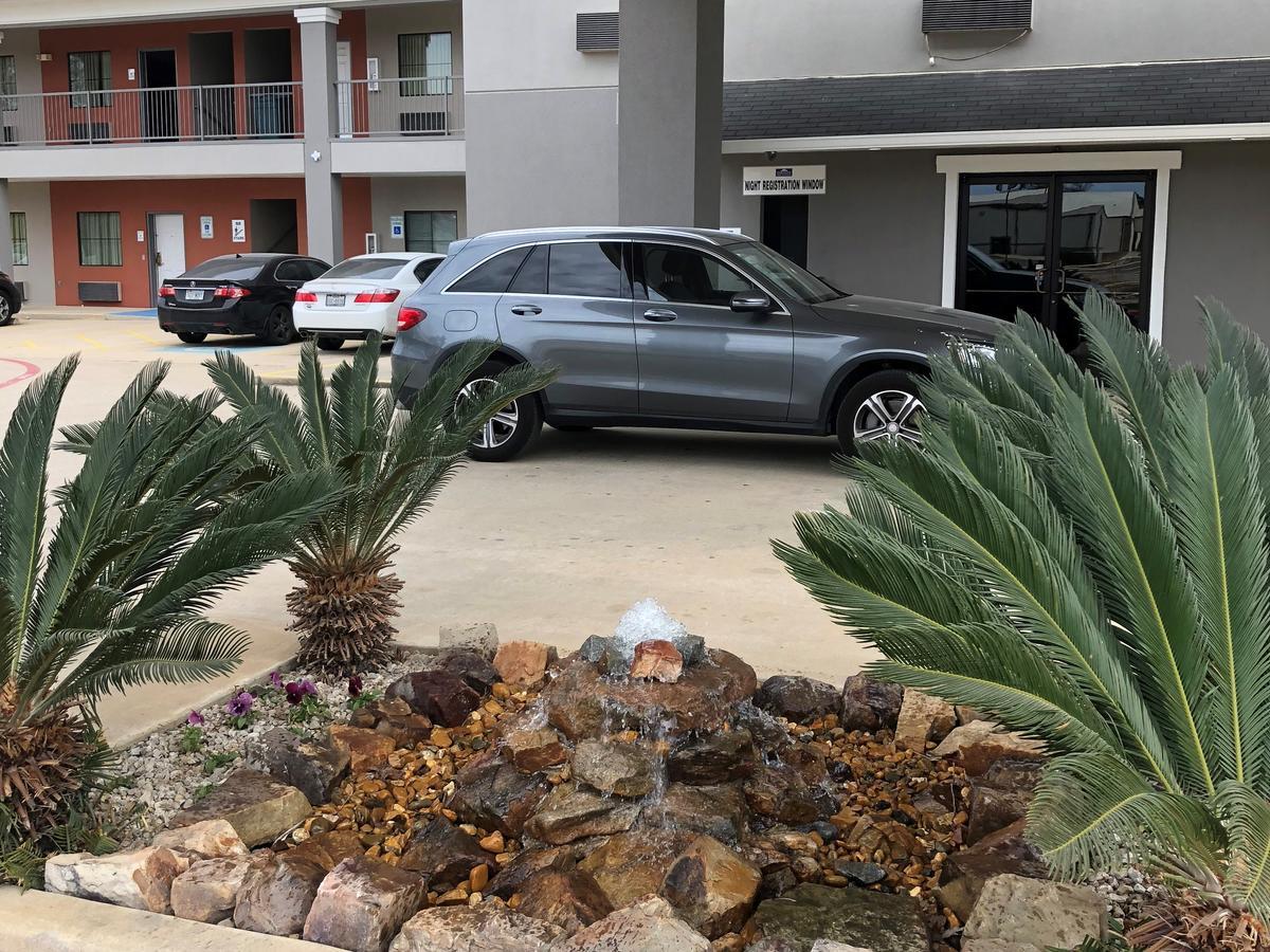 Executive Inn And Suites Joaquin Exterior foto