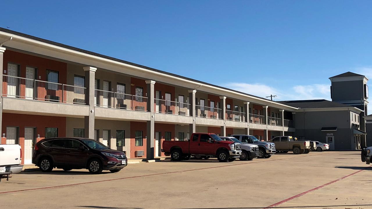 Executive Inn And Suites Joaquin Exterior foto